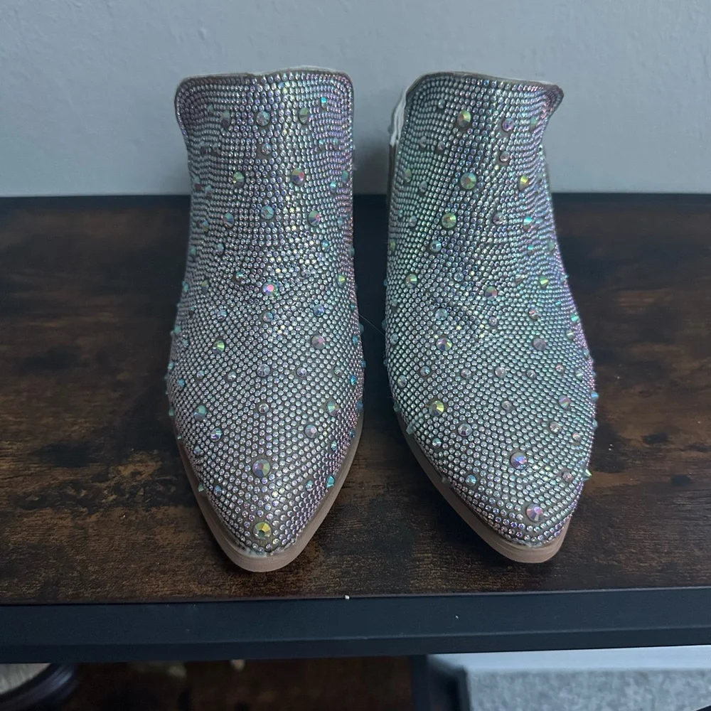 NWOT Embellished Women's Ankle Boots - Picture 2 of 5
